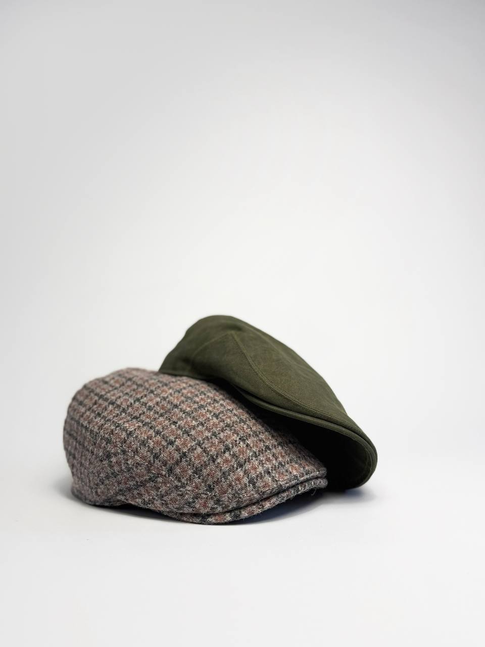 Комплект кепок, готового к любым природным явлениям, человека) image preview